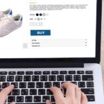 Webshop aankoop via laptop
