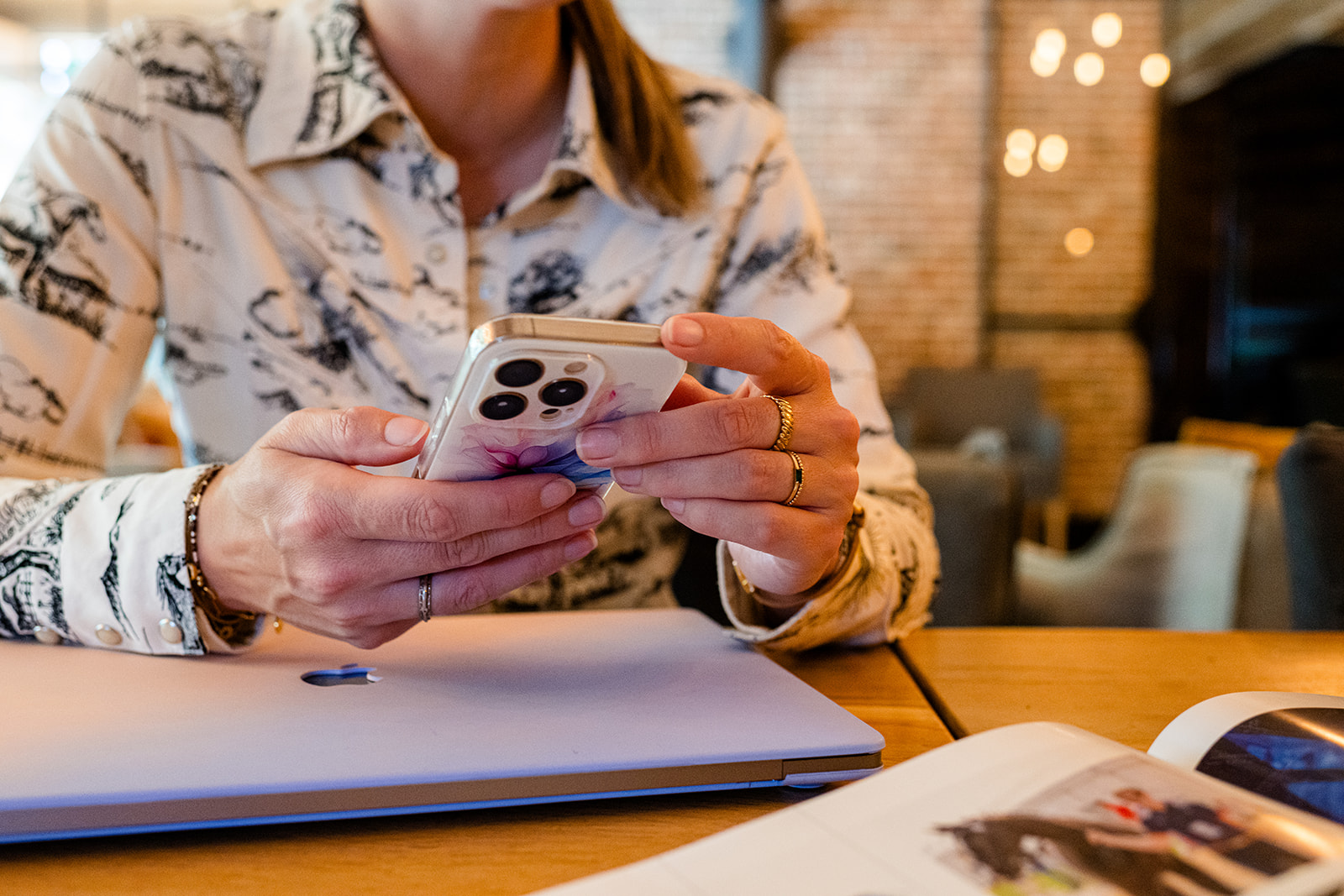 Mobiele telefoon scrollen